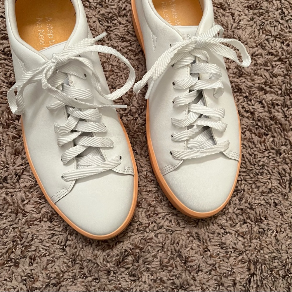 EVERLANE ReLeather Sneakers in White 8 - Picture 6 of 9